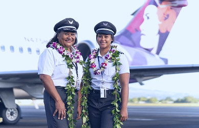 Hawaiian Airlines Mother & Daughter Pilot Duo Take Flight - One Mile at a  Time